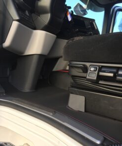 Kunstleder Fußmatten Glatt/Gesteppt passend für SCANIA R New Generation Beifahrersitz Luftgefedert unter die Leisten