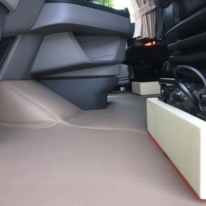 Sitzsockelverkeidung Holz/Kunstleder passend für SCANIA R New Generation Beifahrersitz Klappstuhl