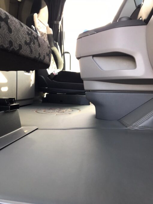 Kunstleder Tunnel Glatt/ Gestickt passend für SCANIA S New Generation Beifahrersitz Klappstuhl mit Kleiner Abdeckung – Bild 6