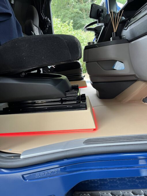 Kunstleder Tunnel Glatt/ Gestickt passend für SCANIA S New Generation Beifahrersitz Luftgefedert mit Kleiner Abdeckung – Bild 8