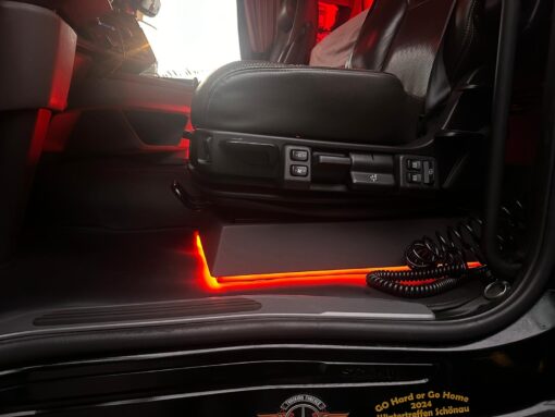 Exklusiv Sitzsockelverkleidung Schräg passend für Scania R/S New Generation und Scania R BJ ab 2009-2016 Klappstuhl – Bild 7