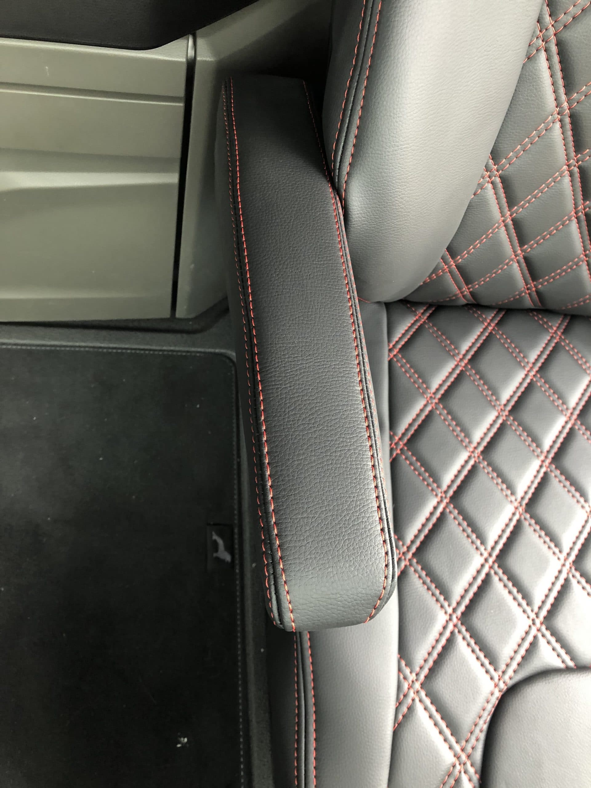 LKW Sitzbezüge passend für MAN TGX, GX, GM New ab 2020 - Schwarz - Iwlonex