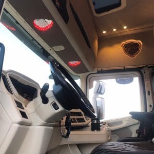 Beleuchtete Sonnenblendenabdeckung passend für Scania R