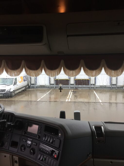 Scheibenbordüre mit Fransen passend für alle LKW-Universal