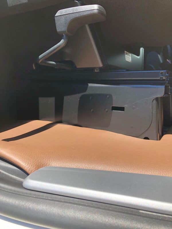 Exklusive Einbautunnel passend für SCANIA S New Generation Beifahrerseite Klappstuhl