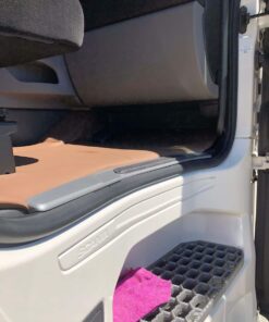 Exclusive Einbautunnel passend für SCANIA/ S Beifahrerseite Klappstuhl
