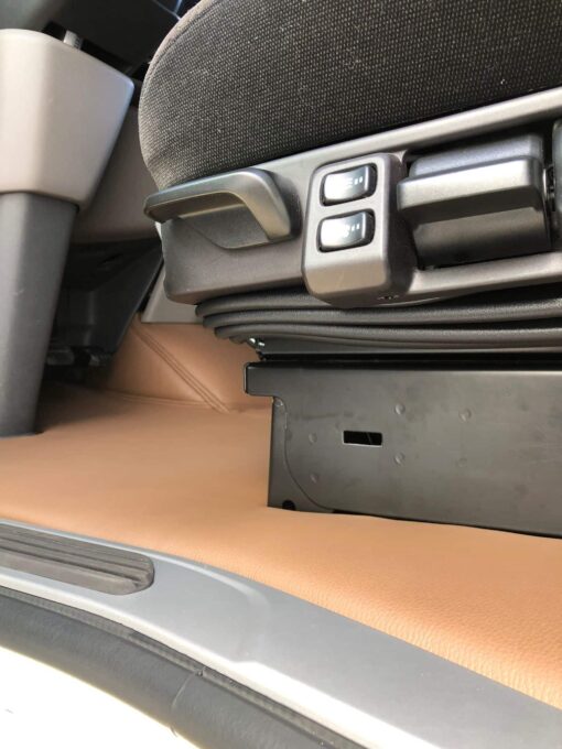 Exclusive Einbautunnel passend für SCANIA/ S Beifahrerseite Luftgefedert & Drehstuhl – Bild 3
