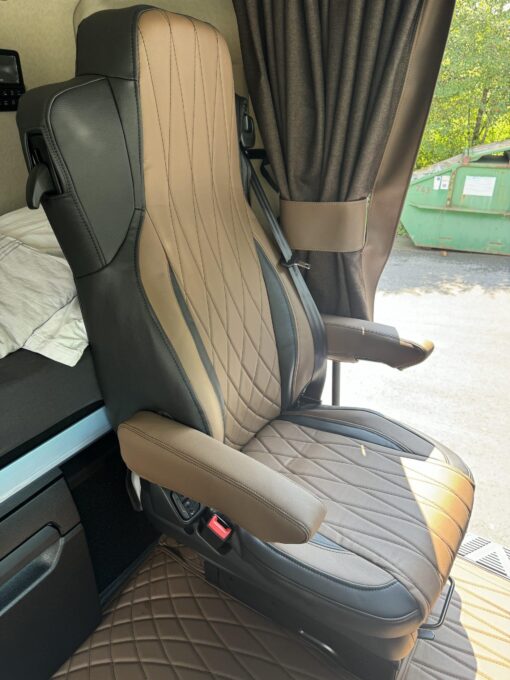 Sitzbezüge passend für ACTROS MP4/5 Beide Sitze Luftgefedert – 12 cm Kopfstütze – Bild 3