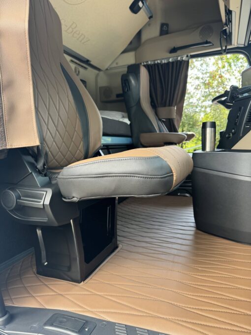 Sitzbezüge passend für ACTROS MP4/5 Beifahrersitz Klappstuhl - 12 cm Kopfstütze – Bild 8