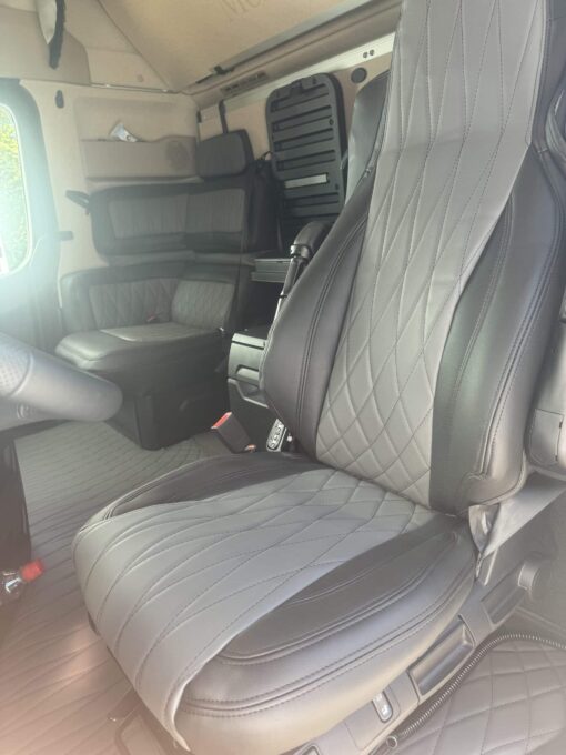 Sitzbezüge passend für ACTROS MP4/5 Beifahrersitz mit Sitzecke – 12 cm Kopfstütze – Bild 4