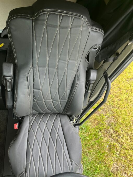 Sitzbezüge passend für ACTROS MP4/5 Beifahrersitz mit Sitzecke – 8 cm Kopfstütze – Bild 4