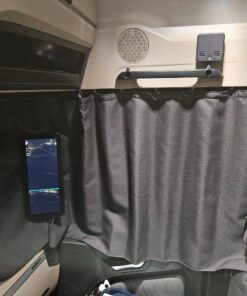 Seitengardinen passend für Actros MP-4/5 mit ausschnitt für das Tablet