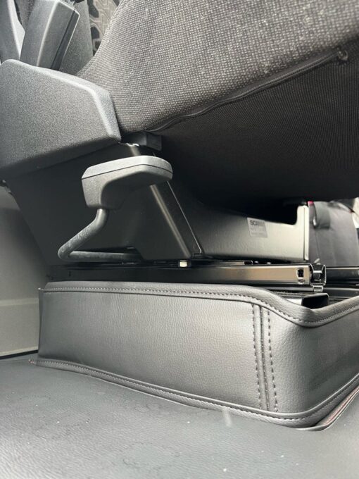 Sitzsockelverkleidung passend für Scania R/S New Generation Fahrersitz Luftgefedert, Beifahrersitz Klappstuhl mit Klipp – Bild 2