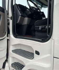 Sitzsockelverkleidung passend für Scania R/S New Generation Fahrersitz Luftgefedert, Beifahrersitz Luft oder Drehbar mit Klipp