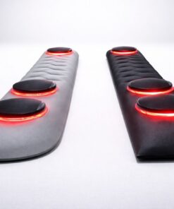 Sonnenblendeabdeckung passend für Scania R/S geknöpft mit 2 oder 4 Lautsprechern Sonnenblendeabdeckung passend für Scania R/S geknöpft mit 2 oder 4 Lautsprechern