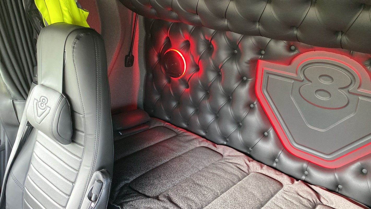 Hinterwand geknöpft mit Druck +Lautsprechern passend für Scania S/R New Generation Hinterwand geknöpft mit Druck +Lautsprechern passend für Scania S/R New Generation – Bild 7