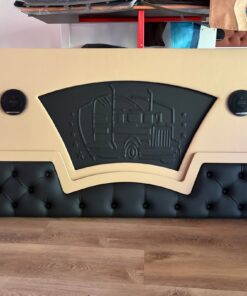 Hinterwand mit Druck und Beleuchtung passend für Scania S/R New Generation mit 4 Lautsprechern