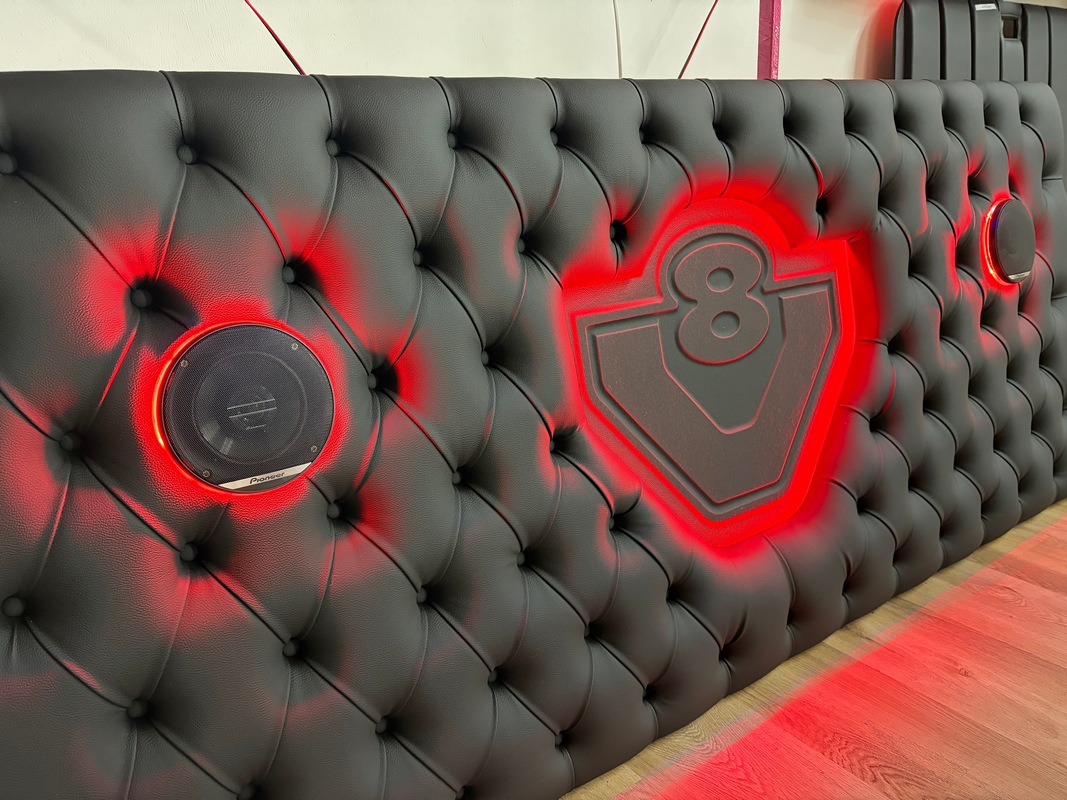 Hinterwand geknöpft mit Druck +Lautsprechern passend für Scania S/R New Generation Hinterwand geknöpft mit Druck +Lautsprechern passend für Scania S/R New Generation – Bild 9